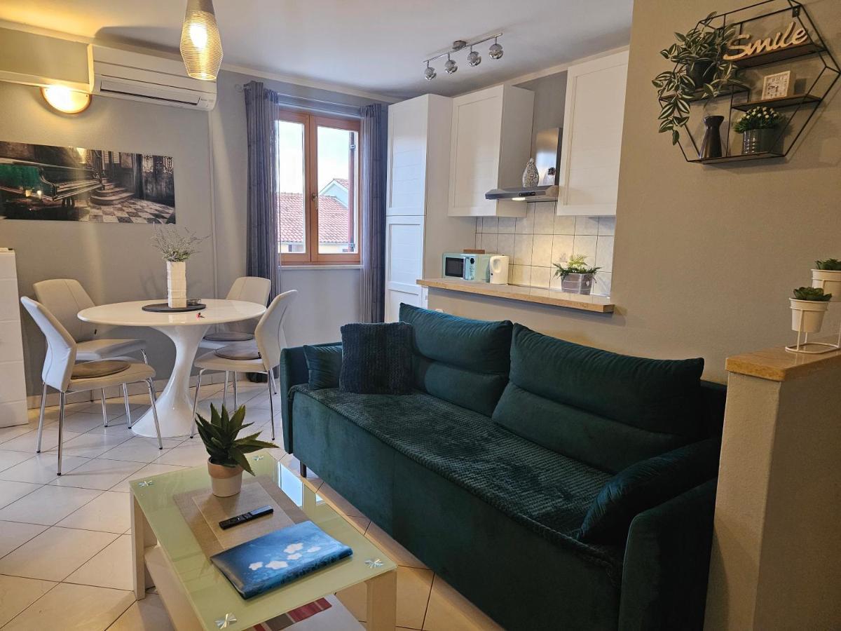 Apartment Gloria ロヴィニ エクステリア 写真
