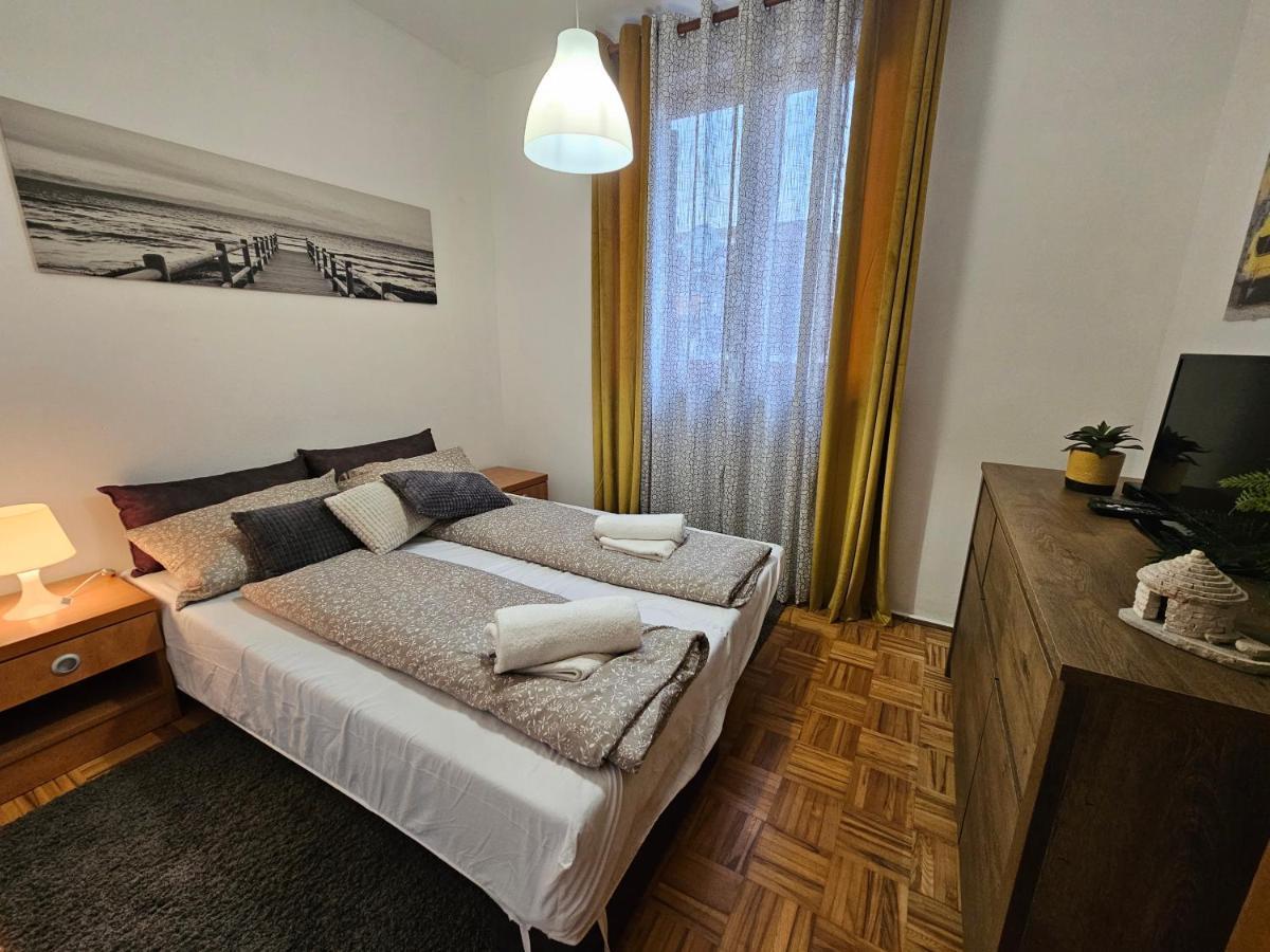 Apartment Gloria ロヴィニ エクステリア 写真