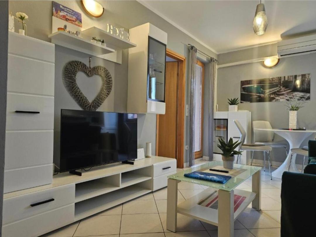 Apartment Gloria ロヴィニ エクステリア 写真