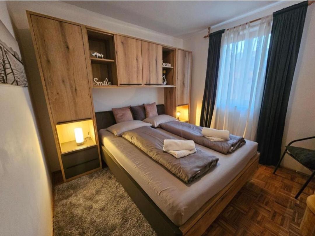 Apartment Gloria ロヴィニ エクステリア 写真