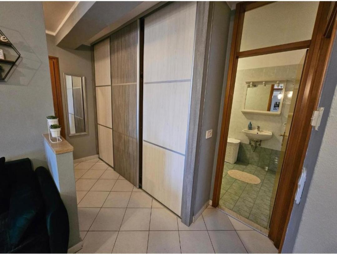 Apartment Gloria ロヴィニ エクステリア 写真